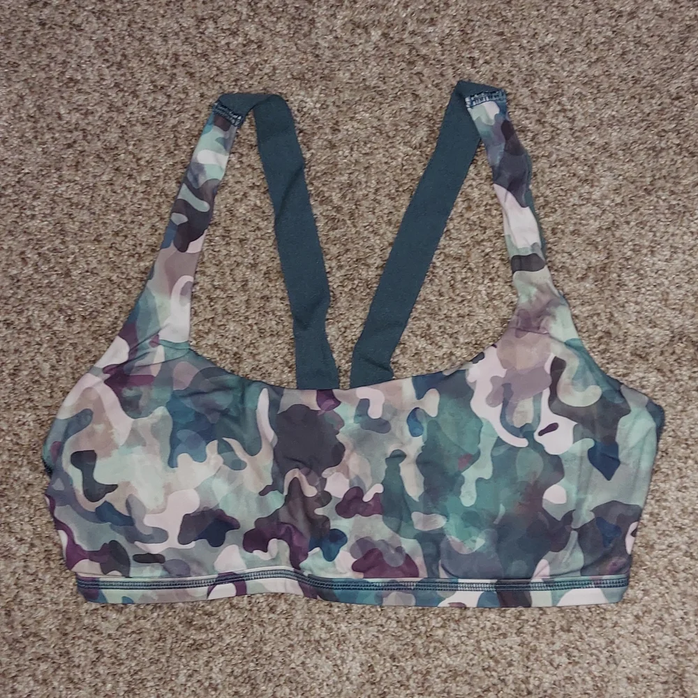 SPANX Camo Water Color Print Activewear Set - Picture 4 of 5